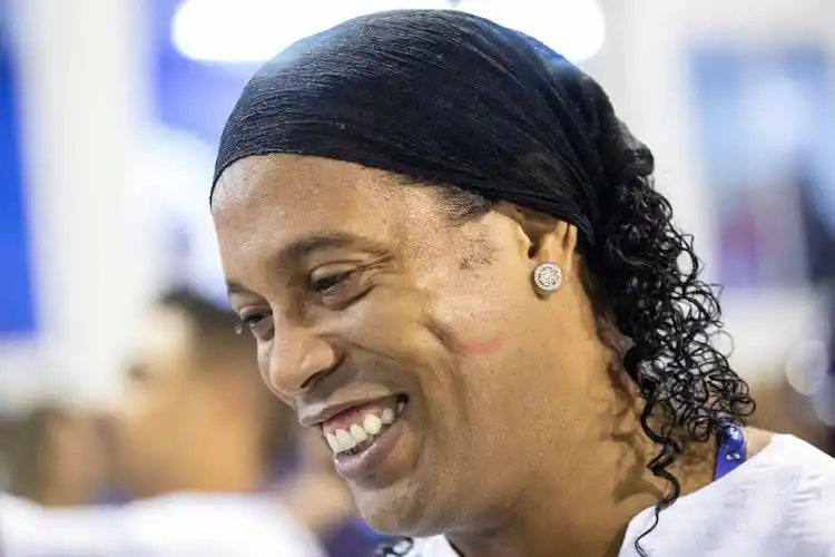 引了许多球 引了许多球