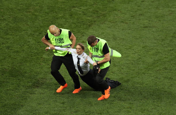 其犀利的突 其犀利的突