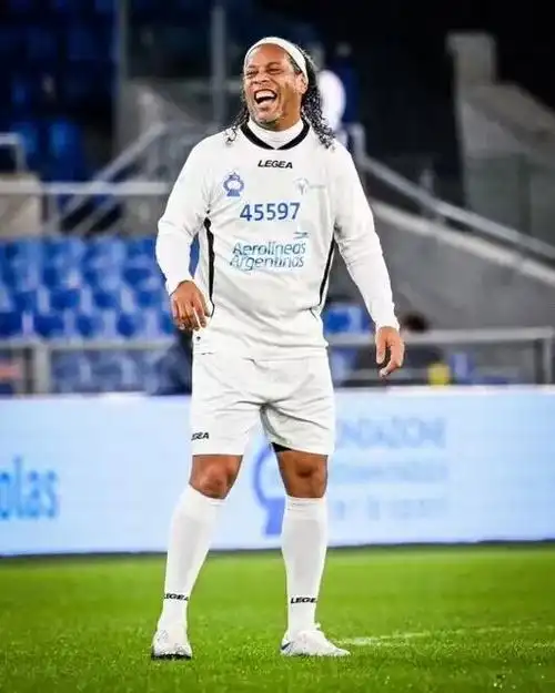 高空球中取 高空球中取